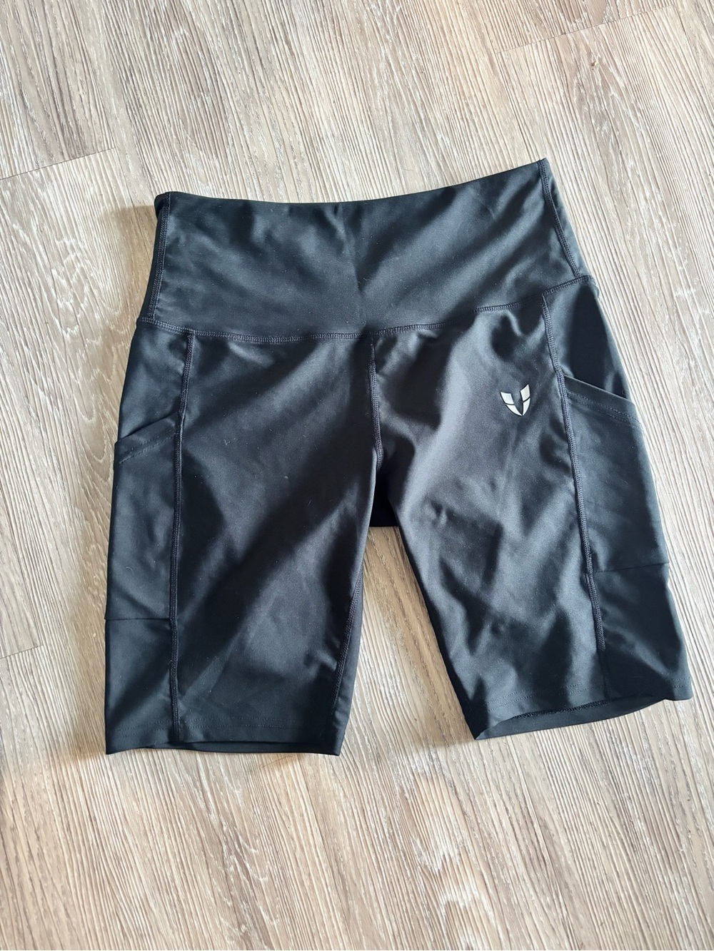 Firm Abs Black High-Rise Women’s Performance Bike Shorts - Picture 4 of 5
